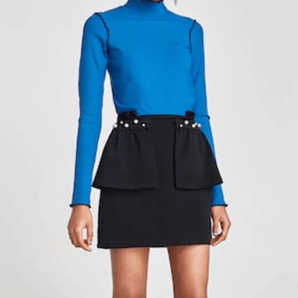 ⭐️⭐️SALE!! Zara Mini Skirt w/Pearl Beads